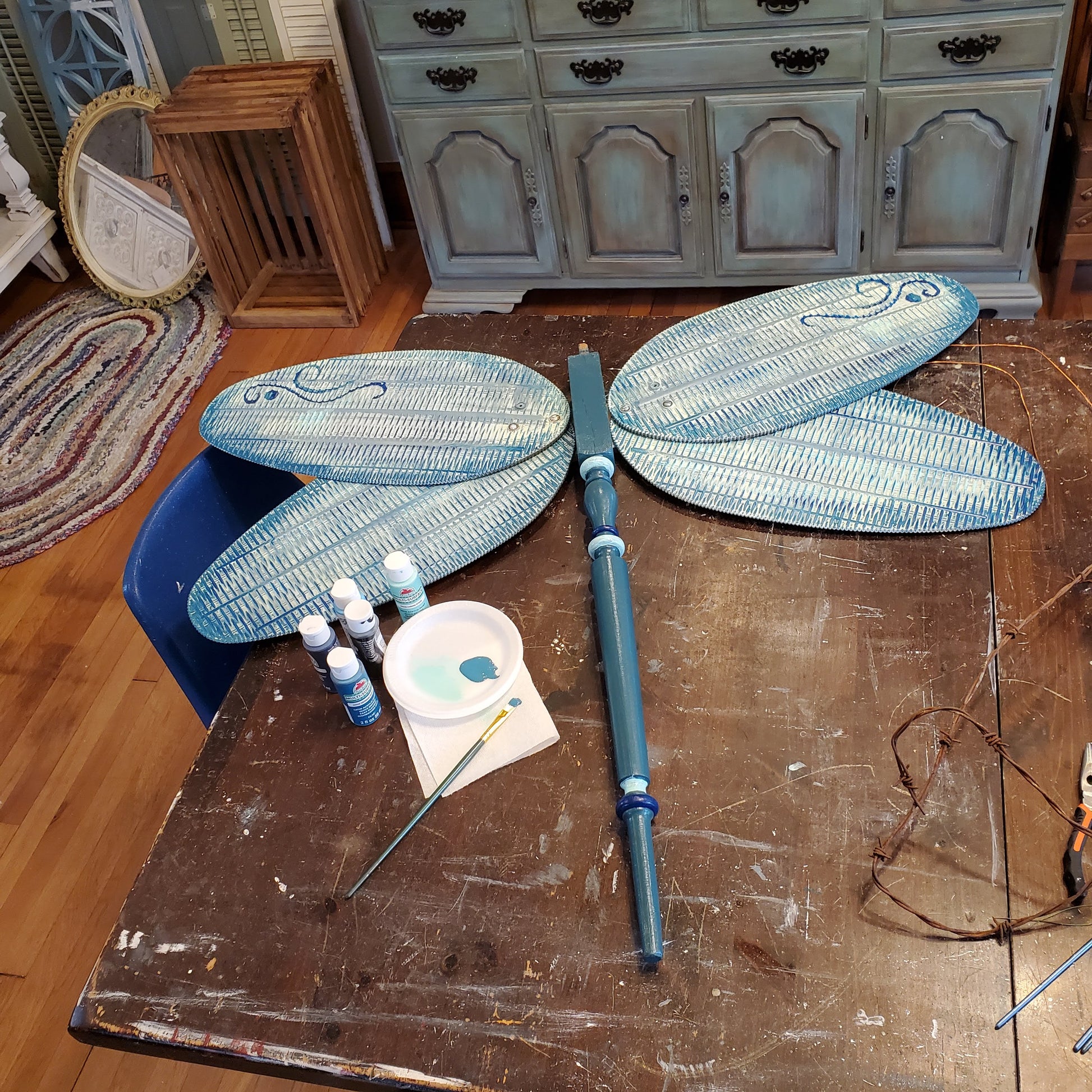 We will provide the old fan blades and a table leg for you to paint and we will turn them into a dragonfly sculpture that you can hang on the side of your garden shed! Awesome upcycling sculpture project!