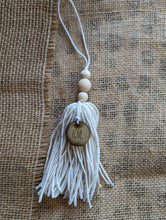 Load image into Gallery viewer, Macramé Keychain Workshop

